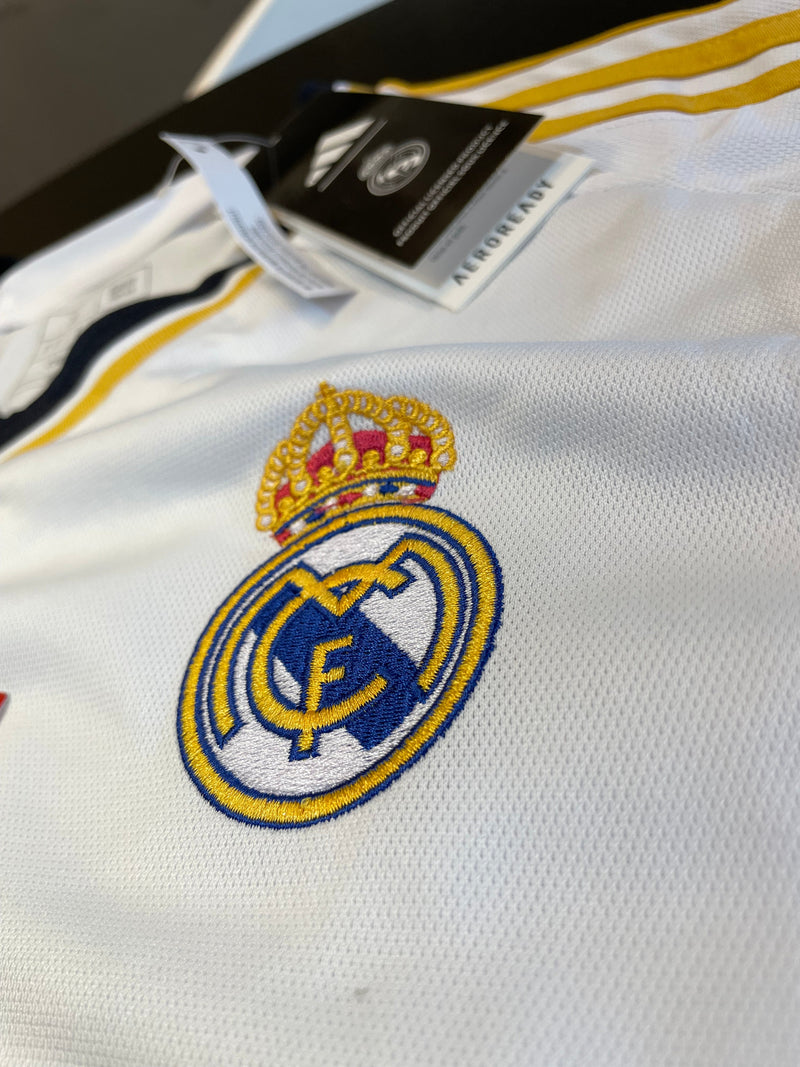 Camiseta Real Madrid Primera 23/24 + Parches Champions League y Mundial